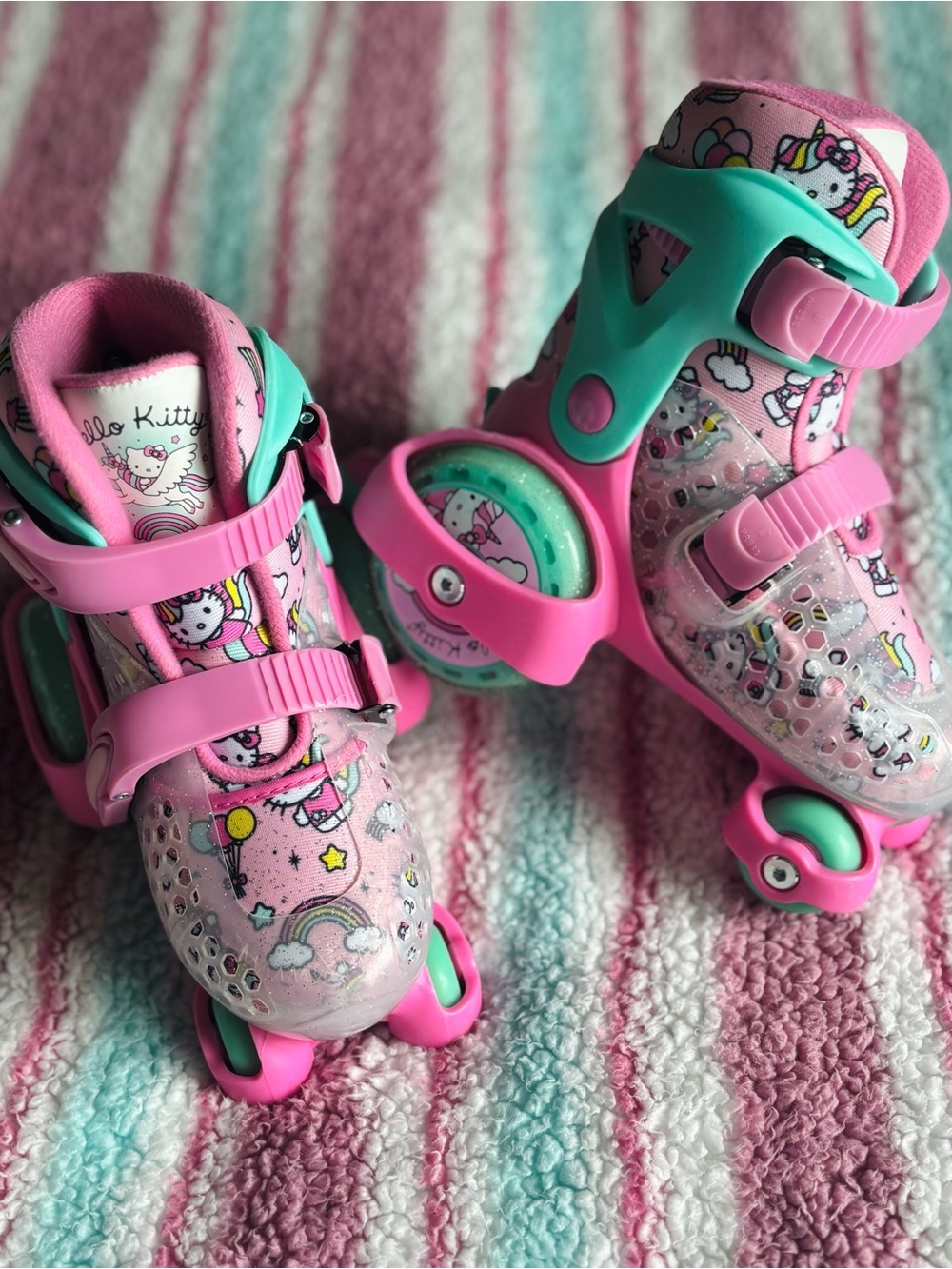 🎀 Hello Kitty 🎀 Pink & Teal Kids Adjustable Roller Skates - Picture 6 of 14